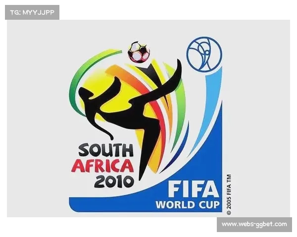 美加墨世界杯用球谍照曝光 三国旗元素融合设计亮相